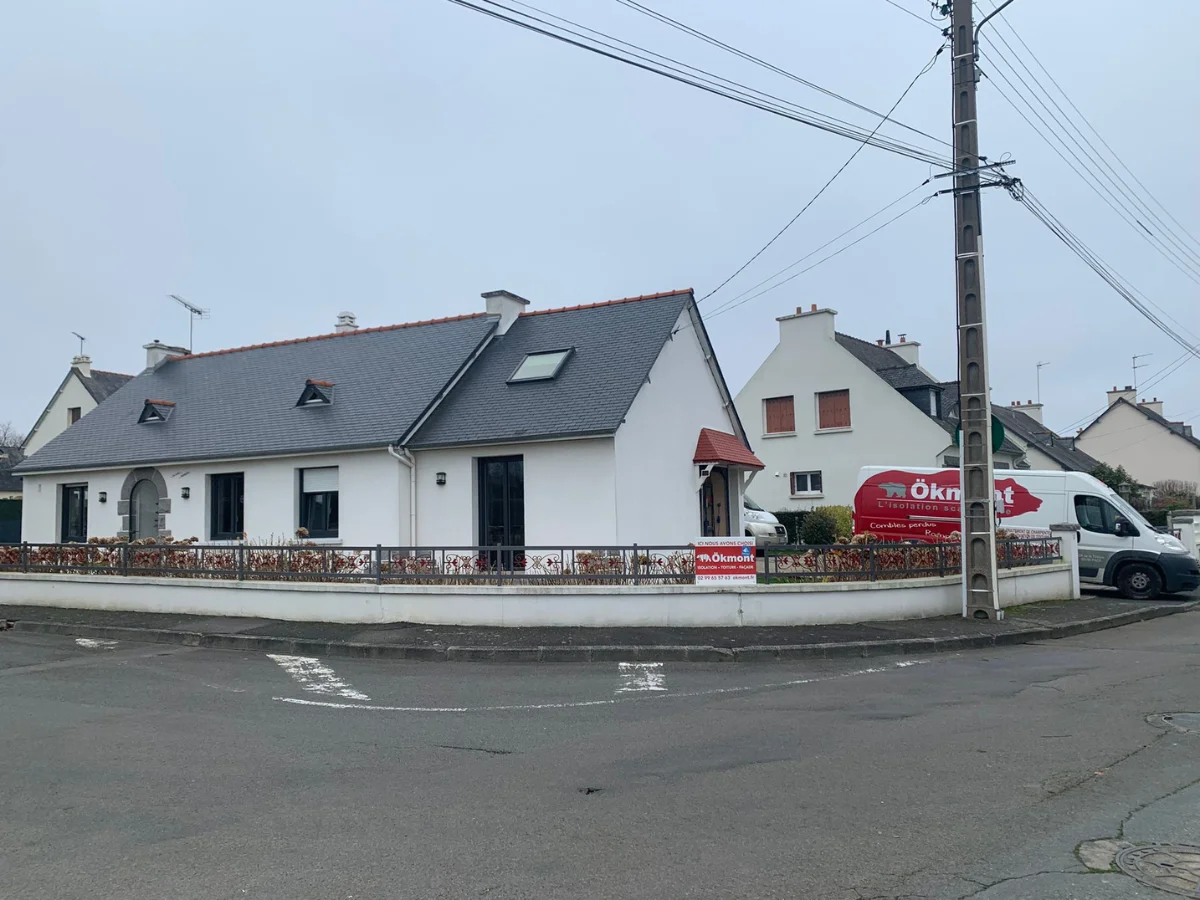 Façade rénovée après ravalement complet par Okmont en Ille-et-Vilaine