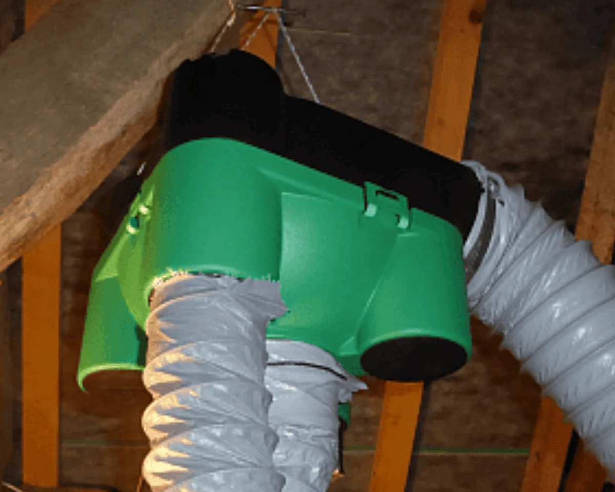 Installation d'une VMC hygroréglable dans une maison à Rennes par Okmont